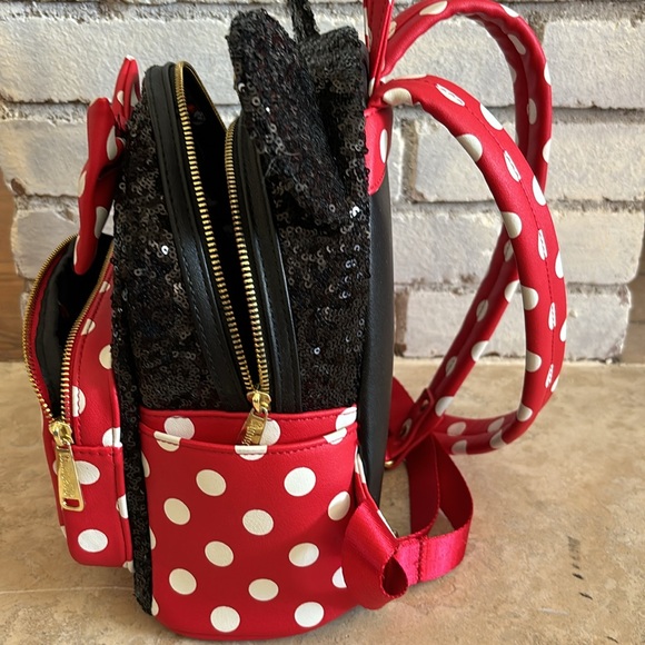 Loungefly Minnie Mouse Sequined Backpack - Picture 6 of 8